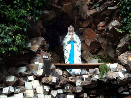 La Gruta de Lourdes y su réplica marplatense